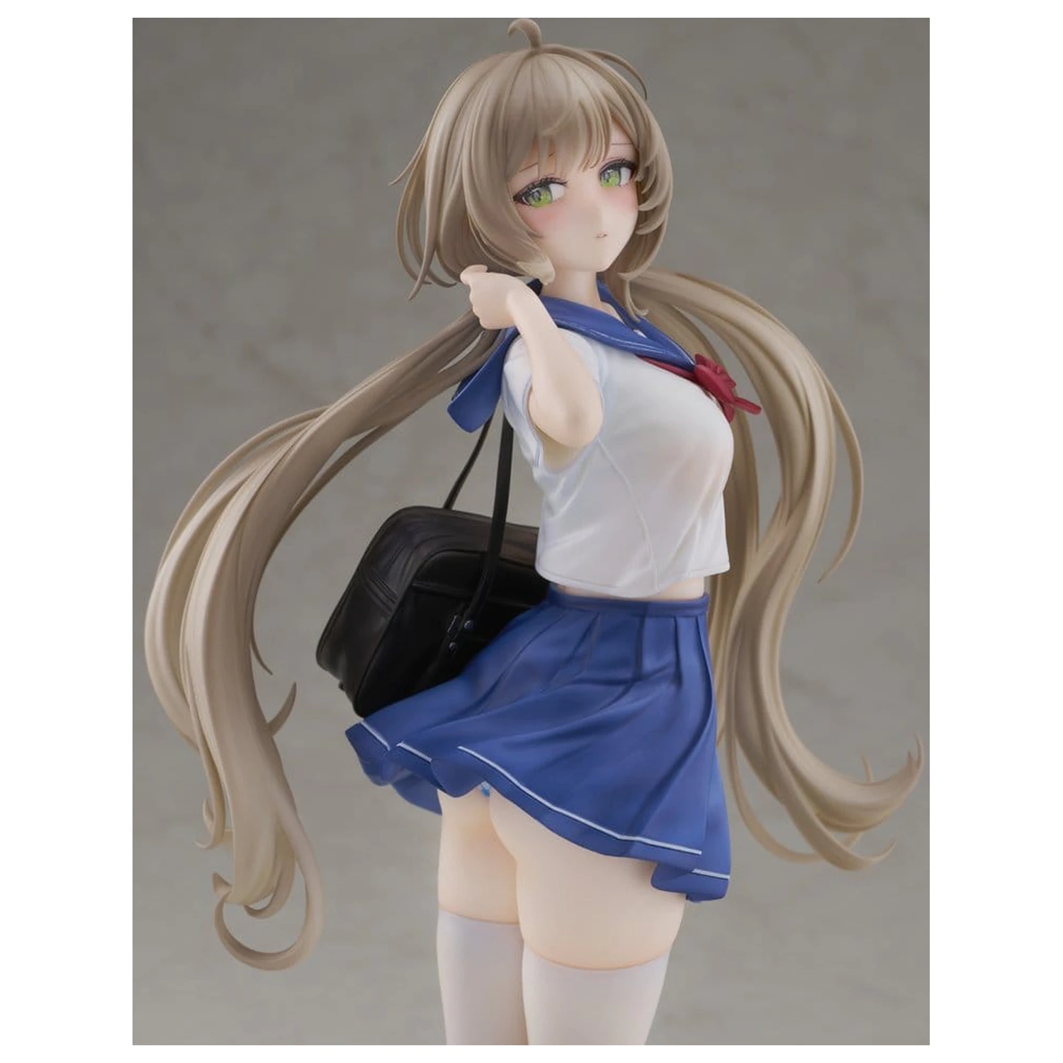 KoiKoi Sakura PVC figura 1/6 Momoko Uniform Ver. 27 cm fotografija izdelka