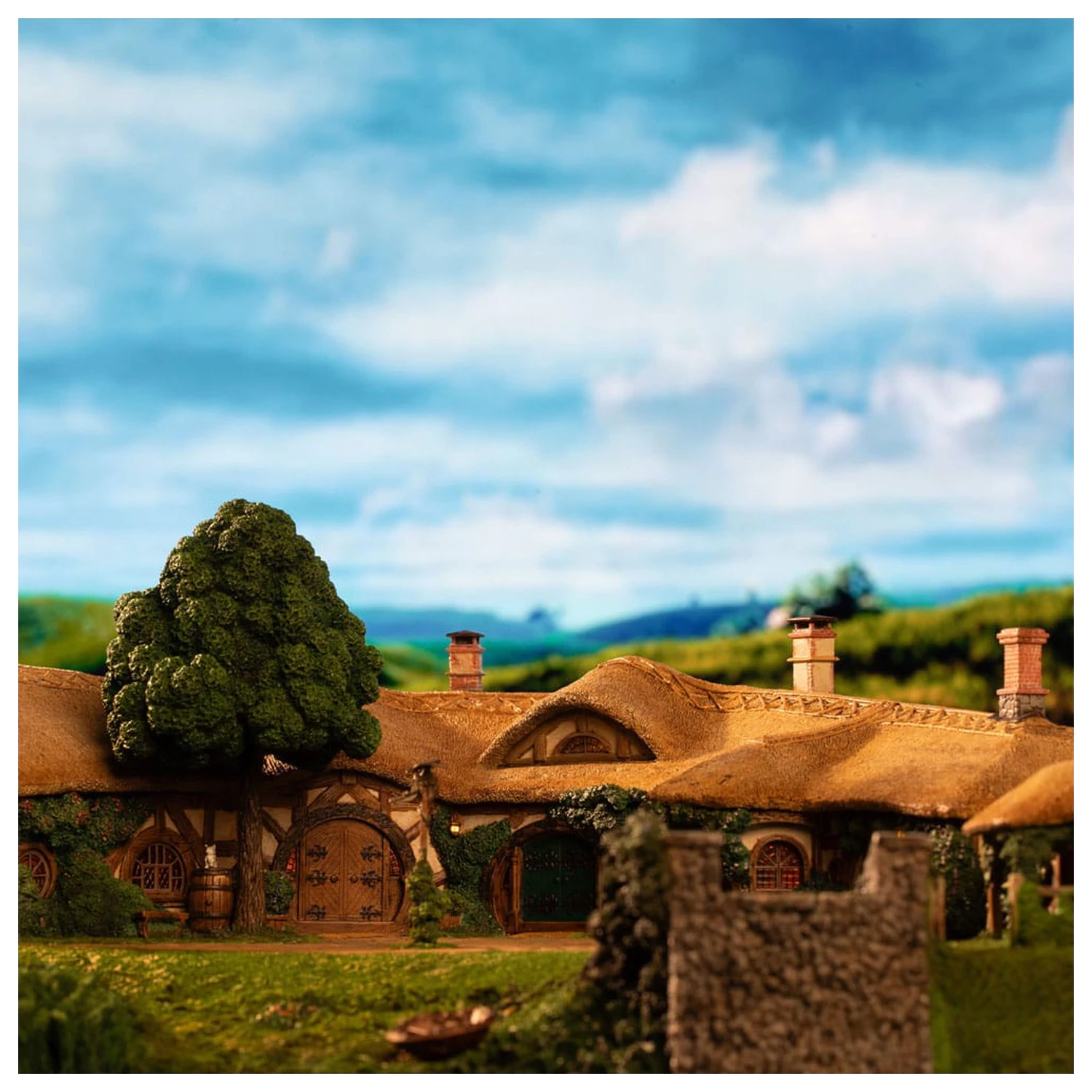 Lord of the Rings Kip The Green Dragon Inn fotografija izdelka