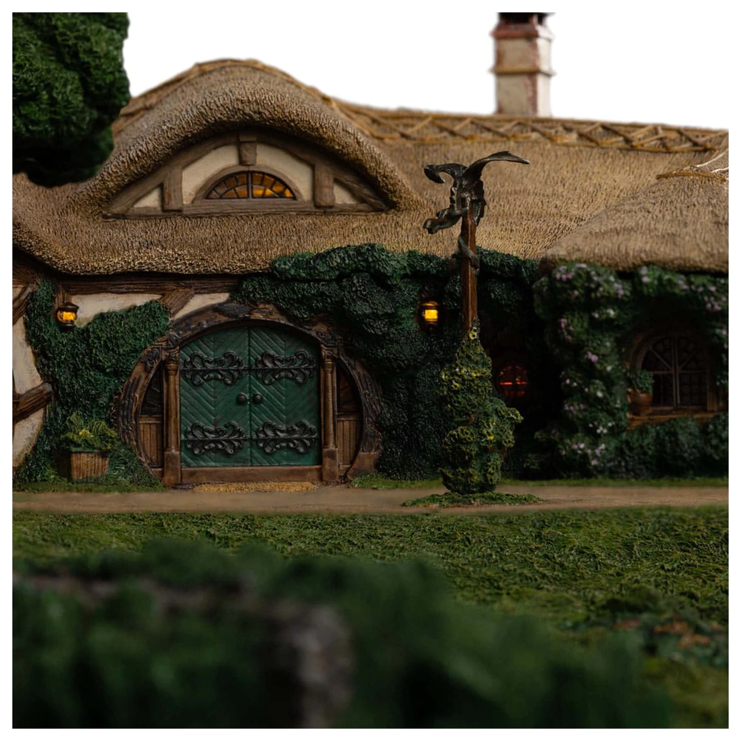 Lord of the Rings Kip The Green Dragon Inn fotografija izdelka