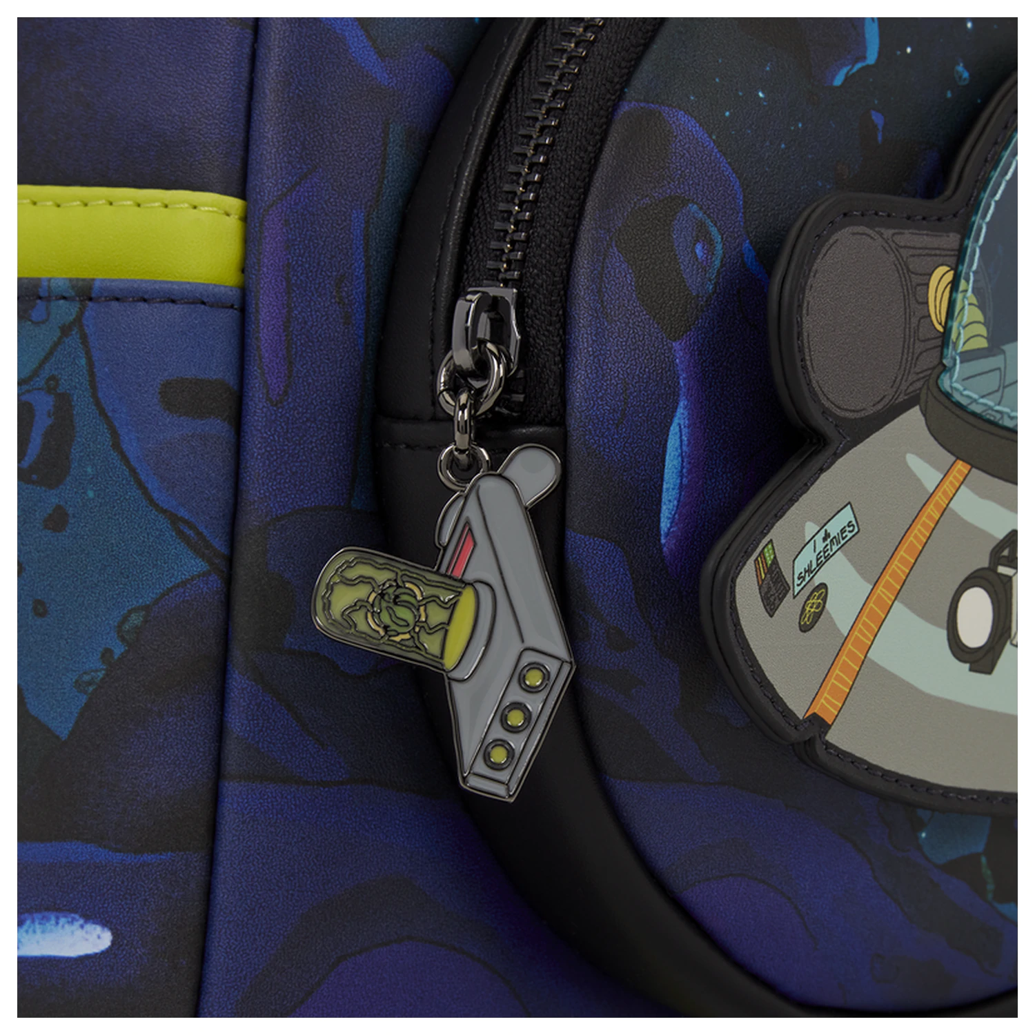 Loungefly Cartoon Network Rick and Morty Space Cruiser Loungefly nahrbtnik 26 cm fotografija izdelka