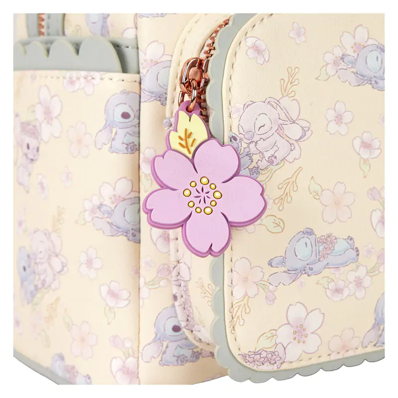Loungefly Disney Stitch nahrbtnik z motivom češnjevih cvetov 26 cm fotografija izdelka