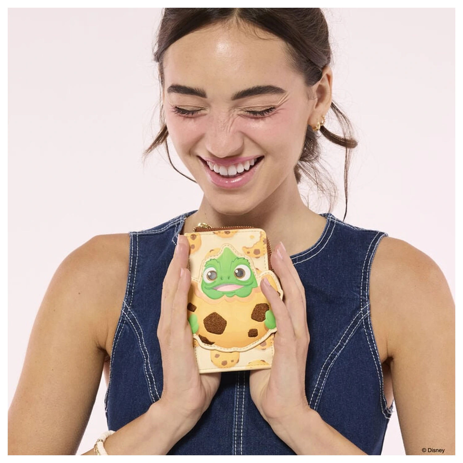 Loungefly Disney Tangled Rapunzel Pascal Etui za kartice fotografija izdelka