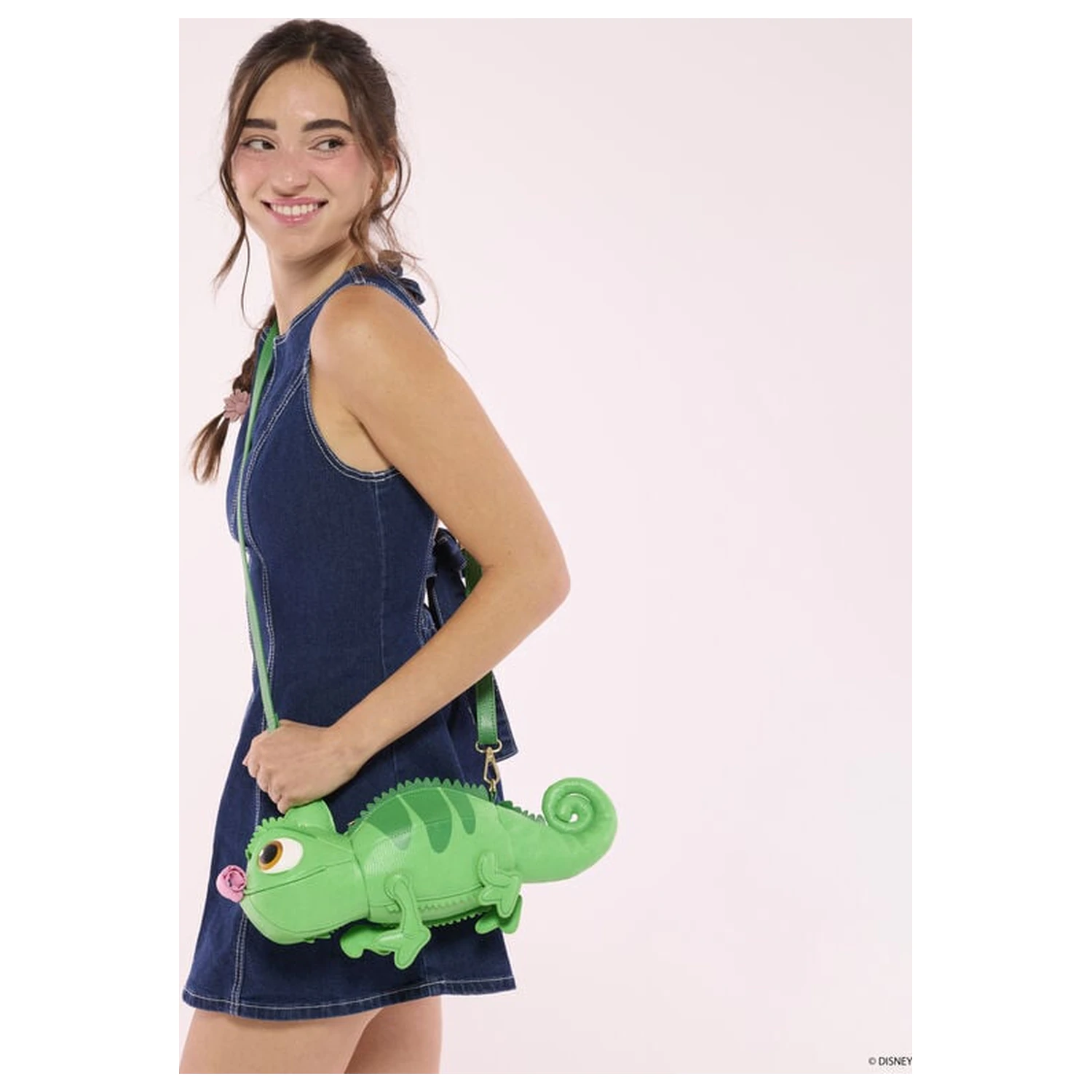 Loungefly Disney Tangled Rapunzel Pascal torba za ramo fotografija izdelka
