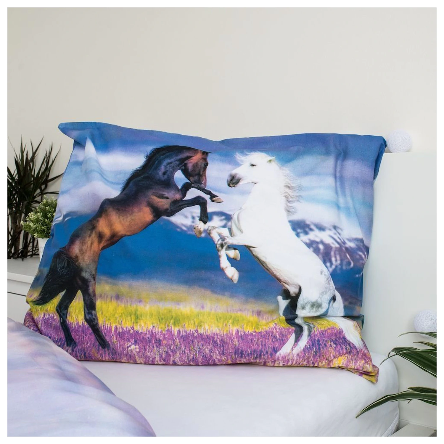 Lovas White Meadow Prevleka za odejo fotografija izdelka