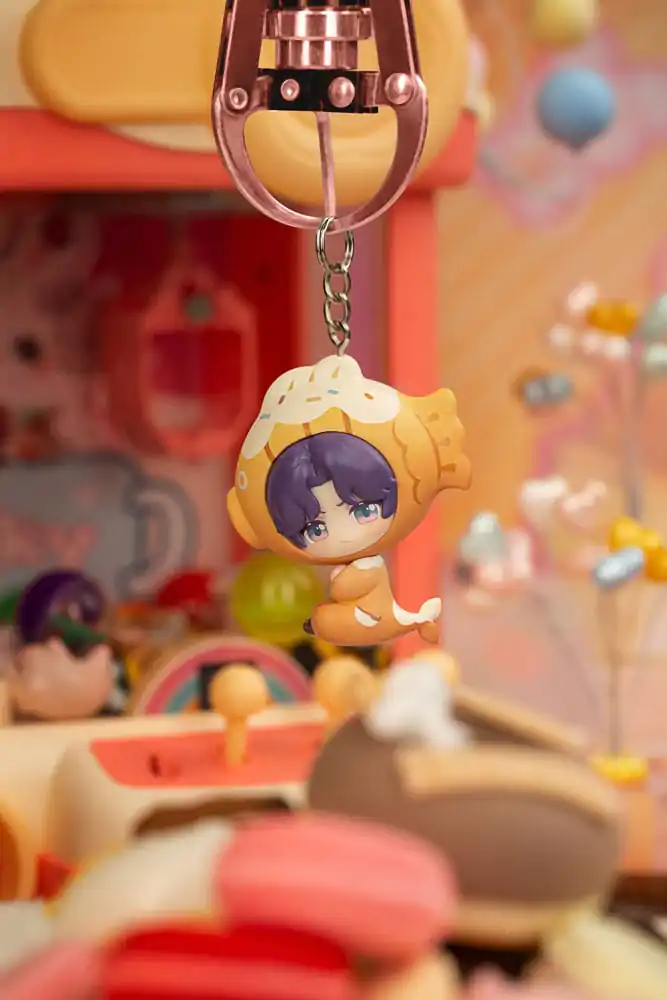 Love and Deepspace Figurica ChiBi, ki ji niha srce Rafayel 5 cm fotografija izdelka