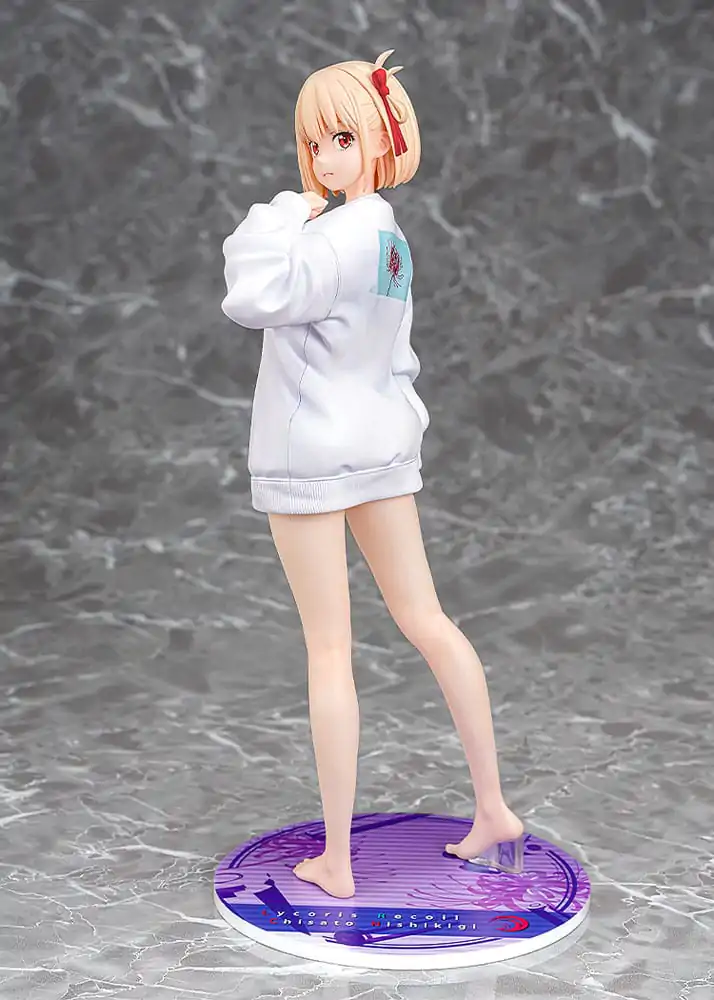 Lycoris Recoil PVC Kip 1/7 Chisato Nishikigi: Oversized Sweatshirt Ver. 25 cm fotografija izdelka