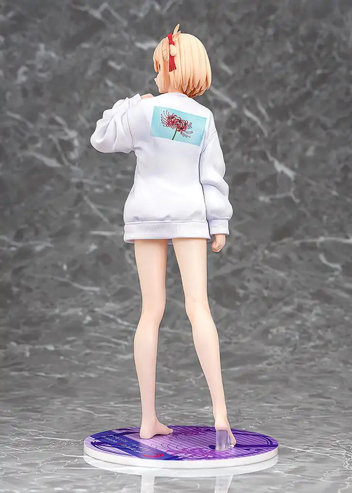 Lycoris Recoil PVC Kip 1/7 Chisato Nishikigi: Oversized Sweatshirt Ver. 25 cm fotografija izdelka