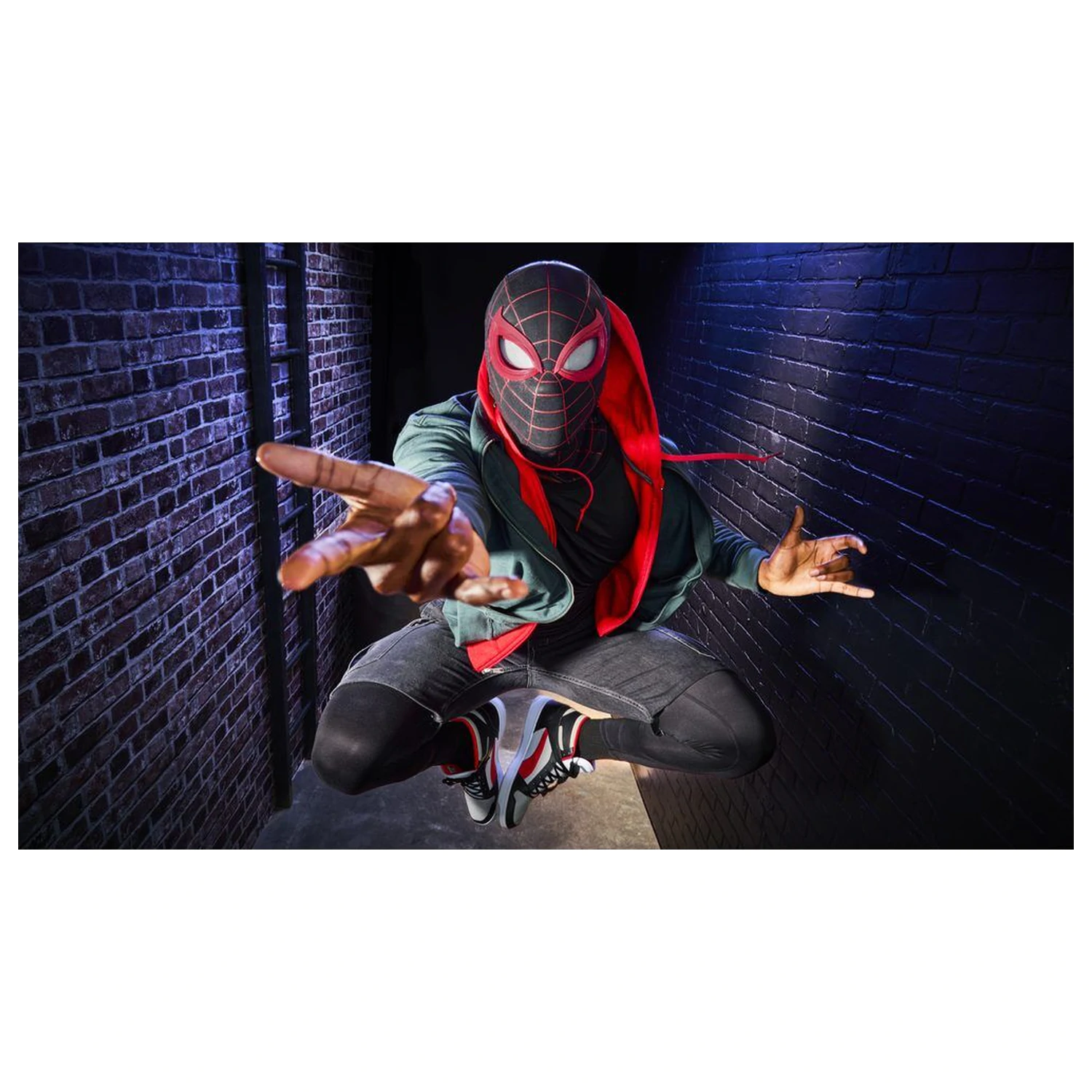 Marvel Legends Series Spider-Man Miles Morales elektronska maska fotografija izdelka