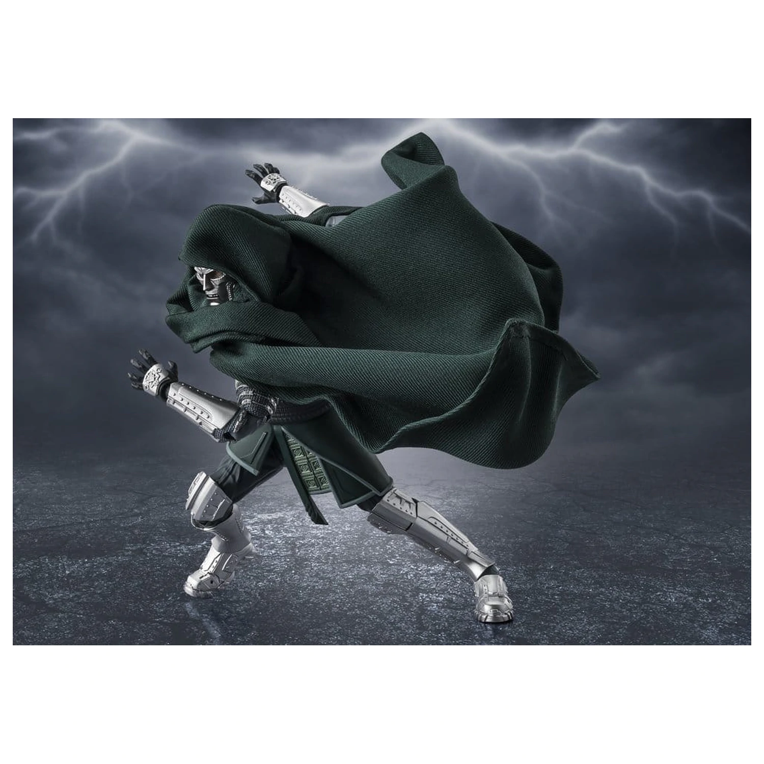 Marvel S.H.Figuarts akcijska figura Doctor Doom (Avengers: Doomsday) 16 cm fotografija izdelka