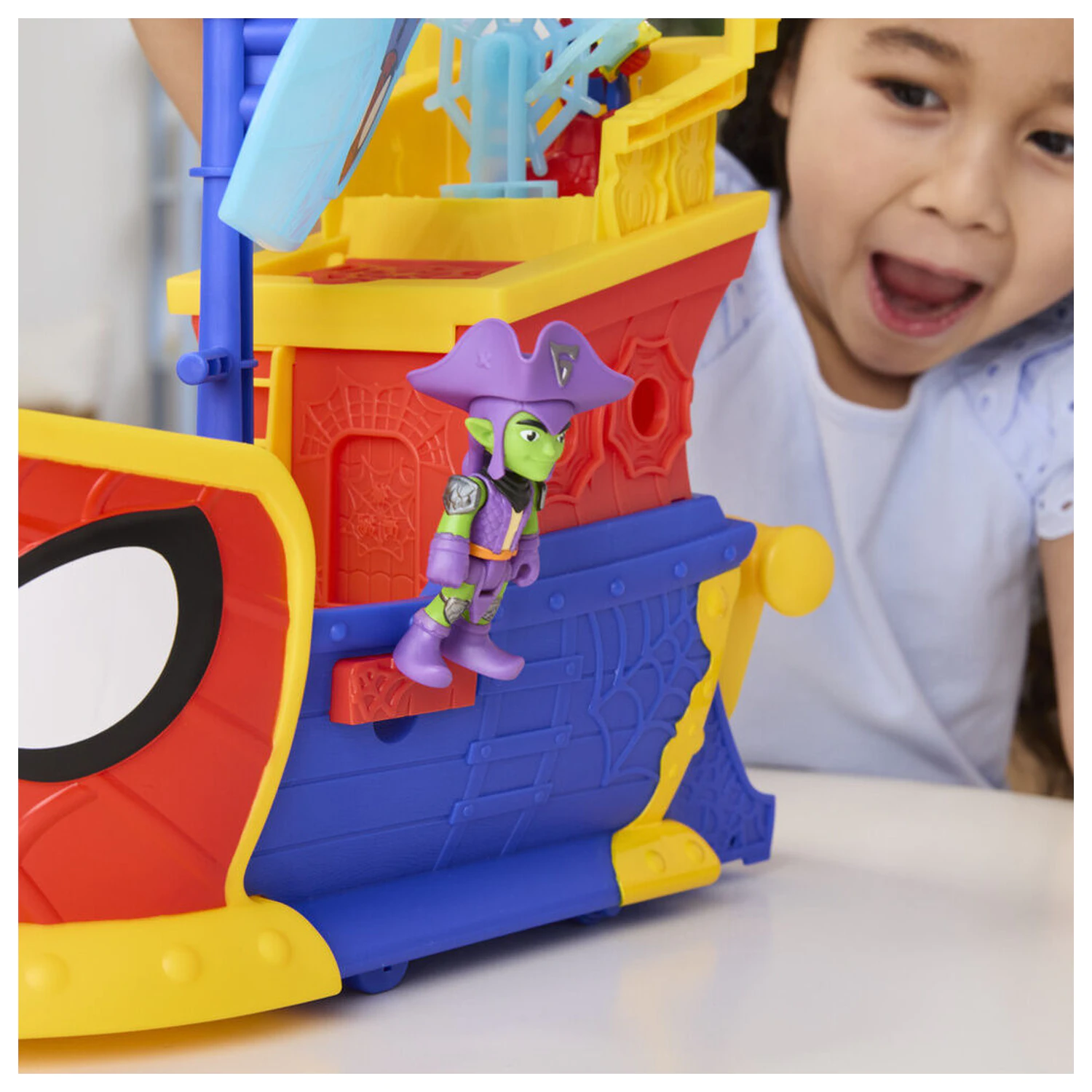 Marvel Spidey pajkova mreža in mehurčki gusarska ladja set za igranje fotografija izdelka