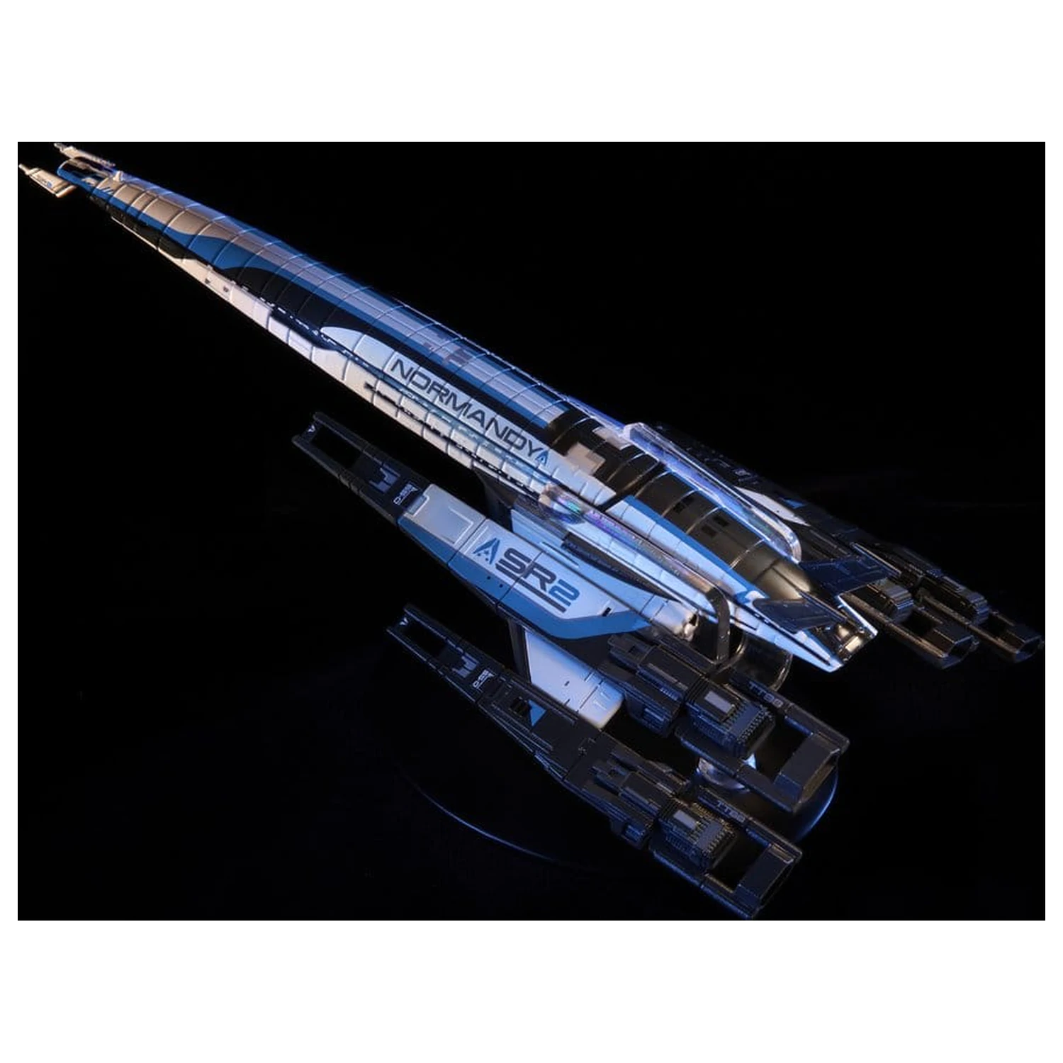 Mass Effect Die-Cast Normandy SR-2 figura 22 cm fotografija izdelka