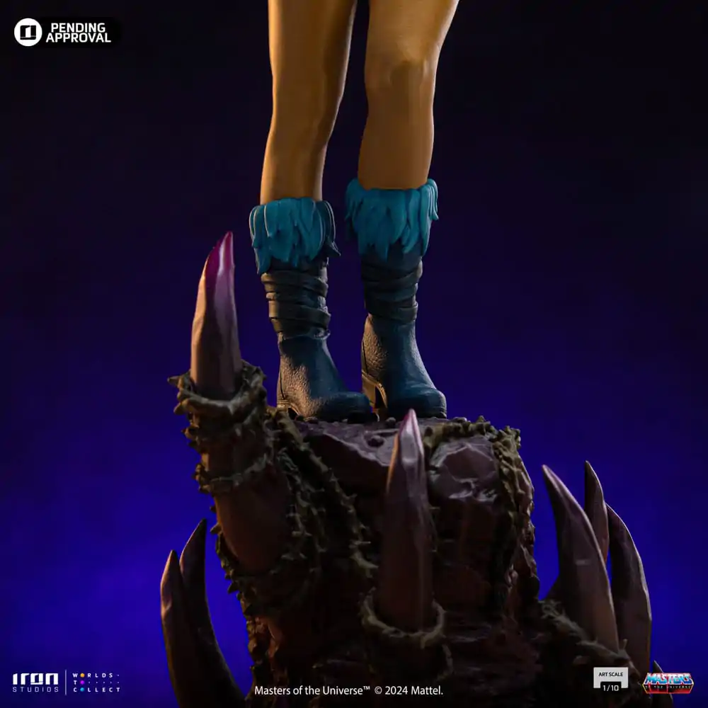 Masters of the Universe kip v merilu 1/10 Evil-Lyn Color Variant 28 cm fotografija izdelka