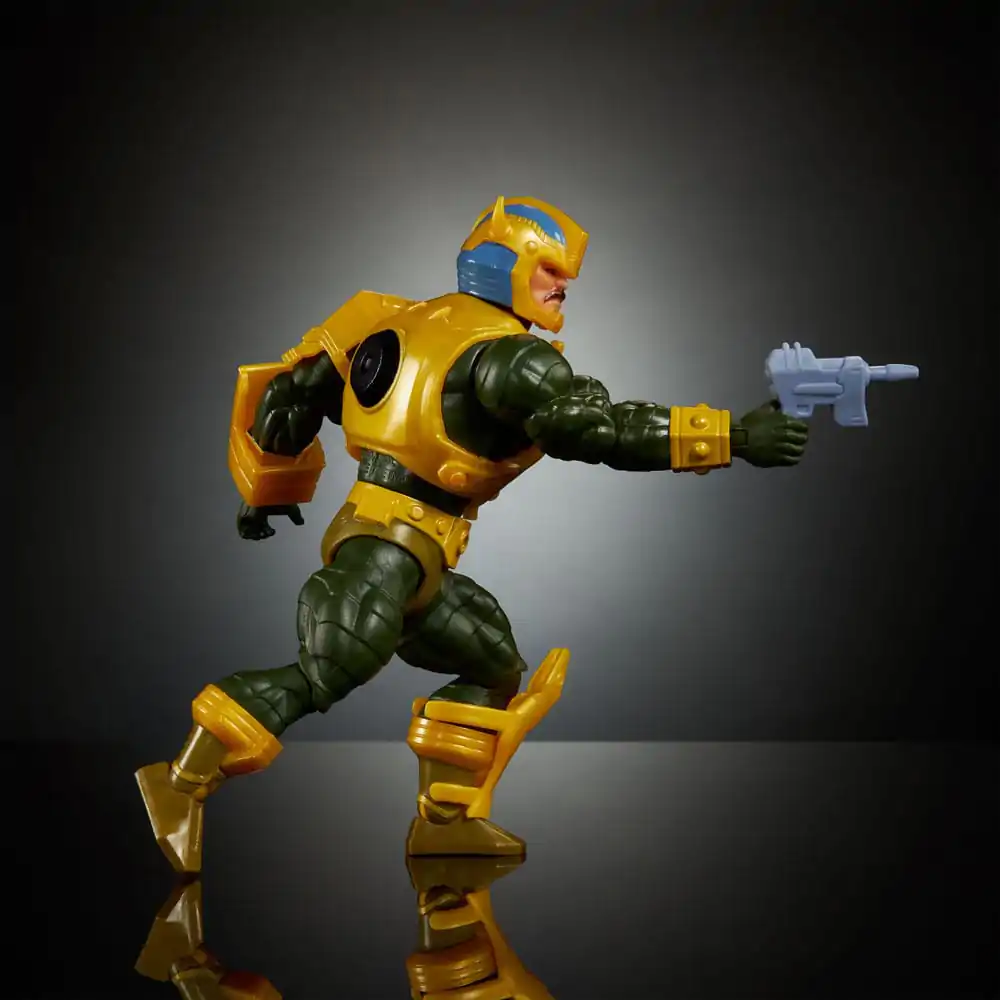 Masters of the Universe x Transformers akcijska figura Bumblebee Armor Man-At-Arms heo evropska ekskluzivna 14 cm fotografija izdelka