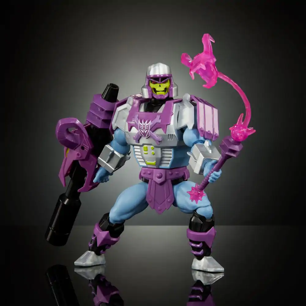 Masters of the Universe x Transformers akcijska figura Megatron Armor Skeletor heo European Exclusive 14 centimetrov fotografija izdelka
