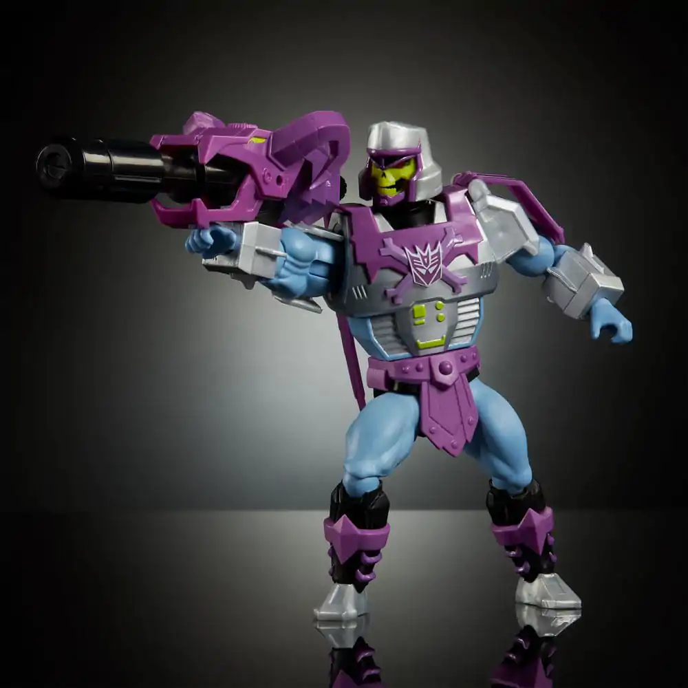 Masters of the Universe x Transformers akcijska figura Megatron Armor Skeletor heo European Exclusive 14 centimetrov fotografija izdelka