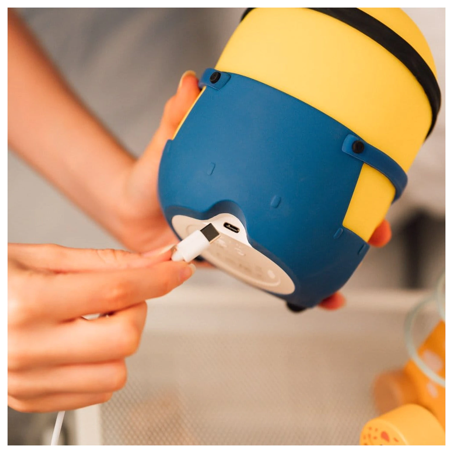 Minions squishy svetilka fotografija izdelka