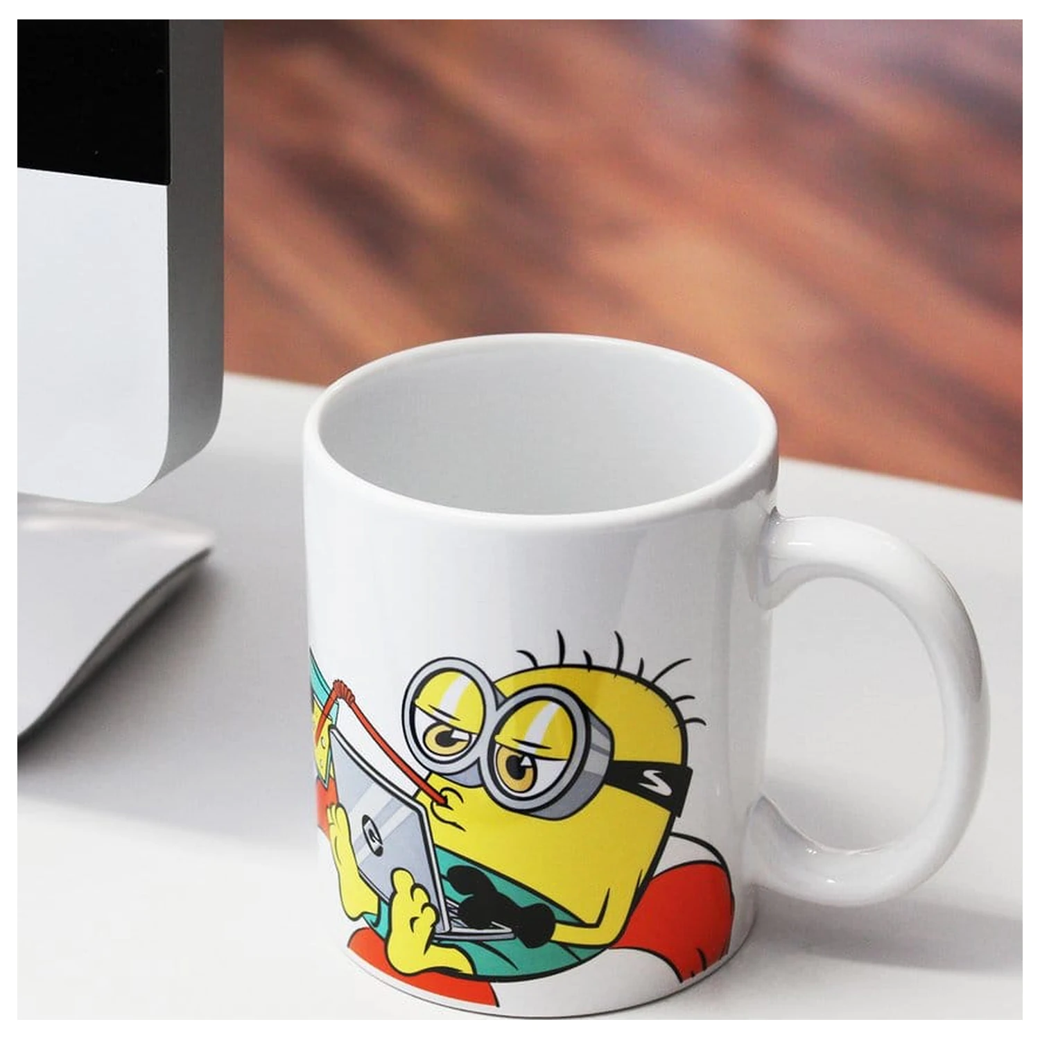 Minions Vrček Working 320 ml fotografija izdelka