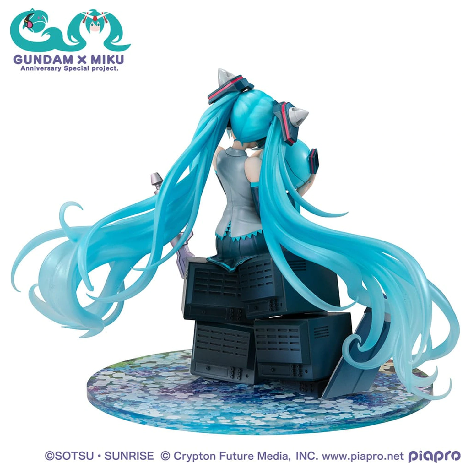 Mobile Suit Gundam x Hatsune Miku Lucrea PVC kip Hatsune Miku x OO Gundam 45. obletnica 17 cm fotografija izdelka