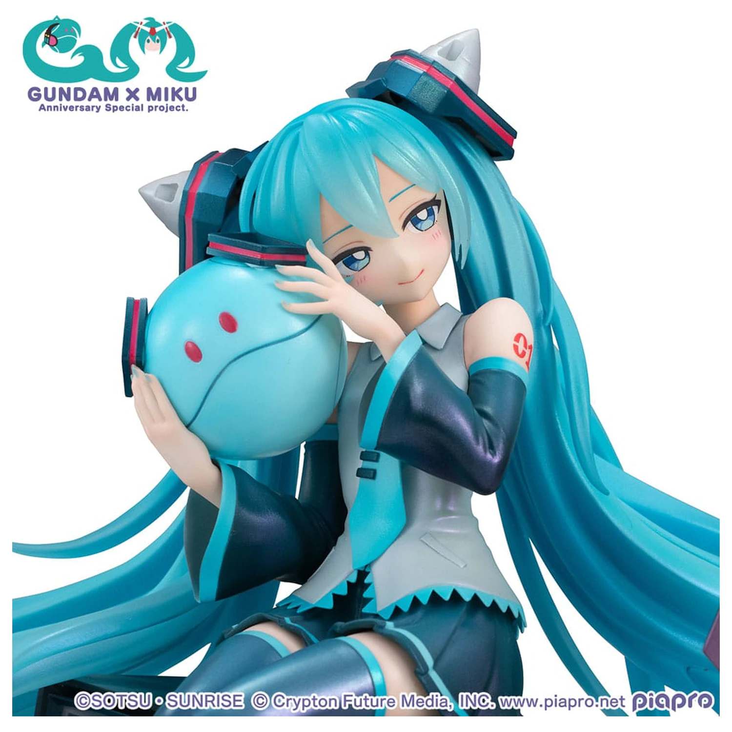 Mobile Suit Gundam x Hatsune Miku Lucrea PVC kip Hatsune Miku x OO Gundam 45. obletnica 17 cm fotografija izdelka