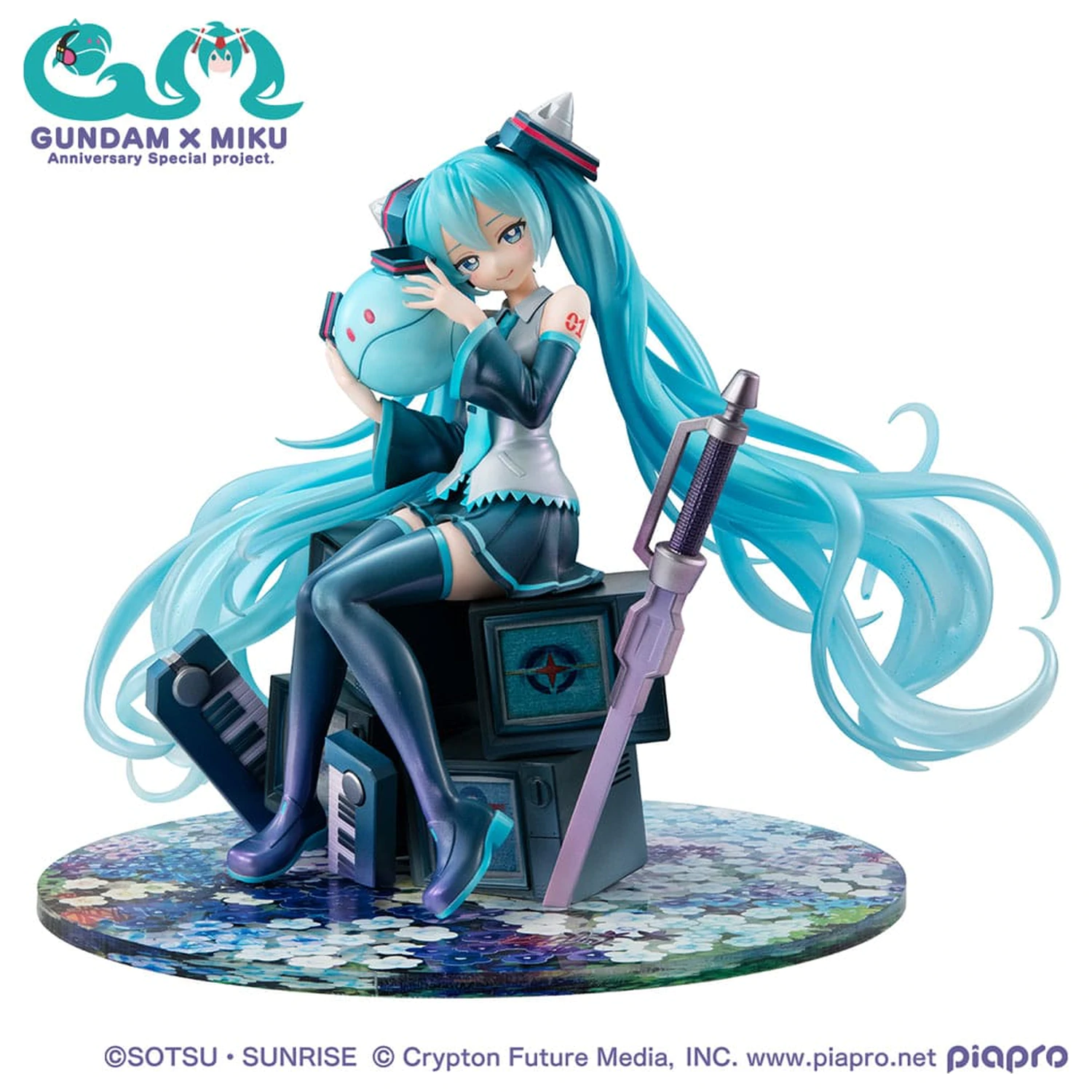 Mobile Suit Gundam x Hatsune Miku Lucrea PVC kip Hatsune Miku x OO Gundam 45. obletnica 17 cm fotografija izdelka
