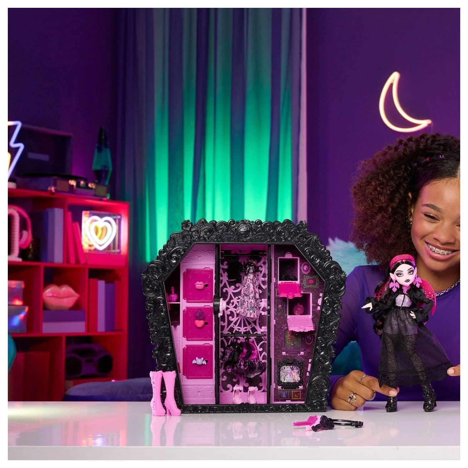 Monster High Ultimate Skulltimate Draculaura punčka in garderoba fotografija izdelka