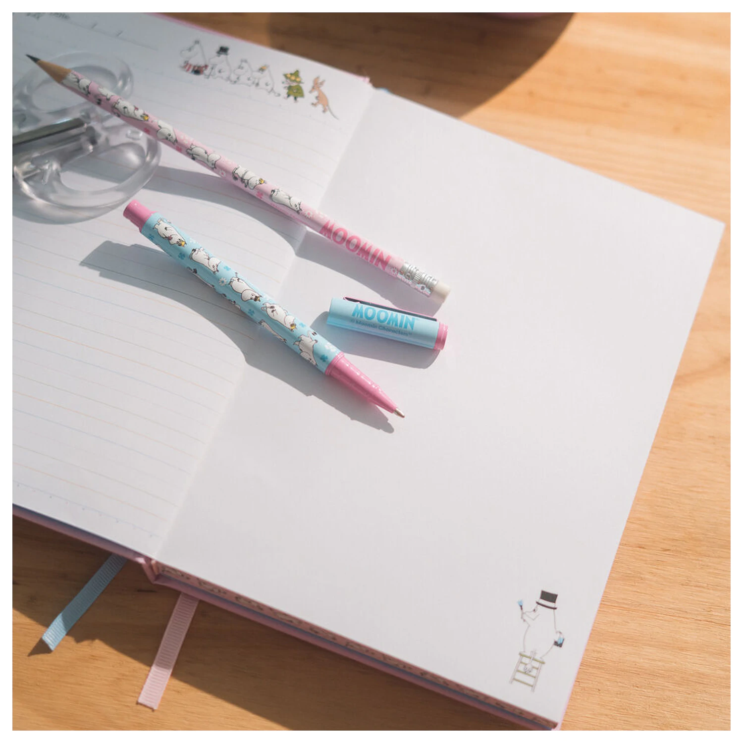 Moomin komplet peresnice, pisala in svinčnika fotografija izdelka