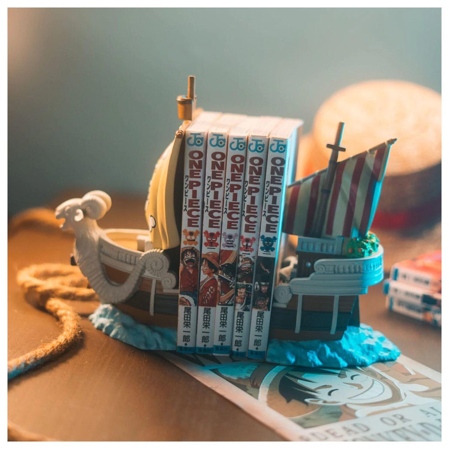 Podpora za knjige One Piece fotografija izdelka