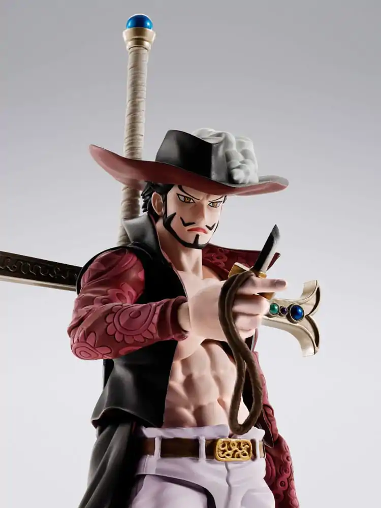 One Piece S.H.Figuarts akcijska figura Dracule Mihawk Hawkeye 17 cm fotografija izdelka