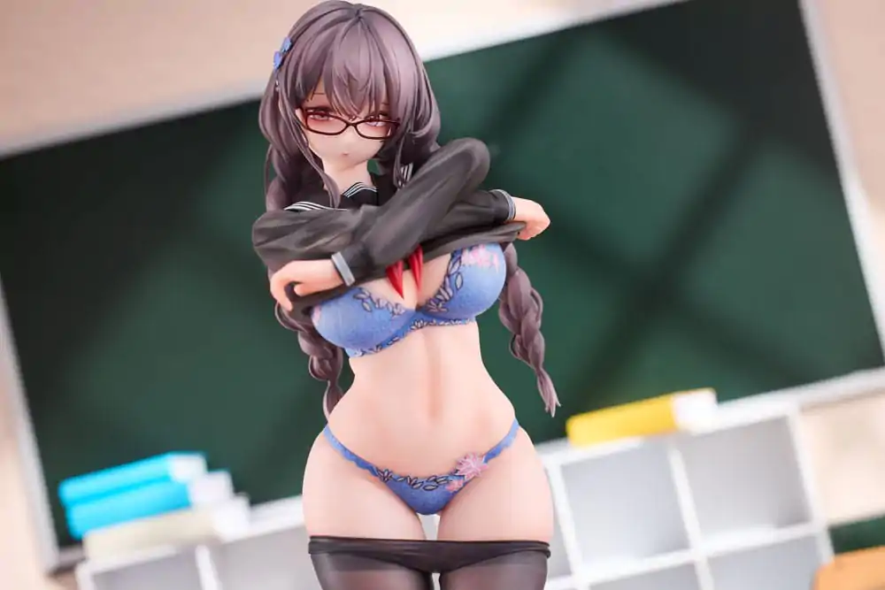 Original Character PVC Kip 1/6 Gap Glasses Girl Who Doesn't Want To Take Physical Education Class 28 cm fotografija izdelka