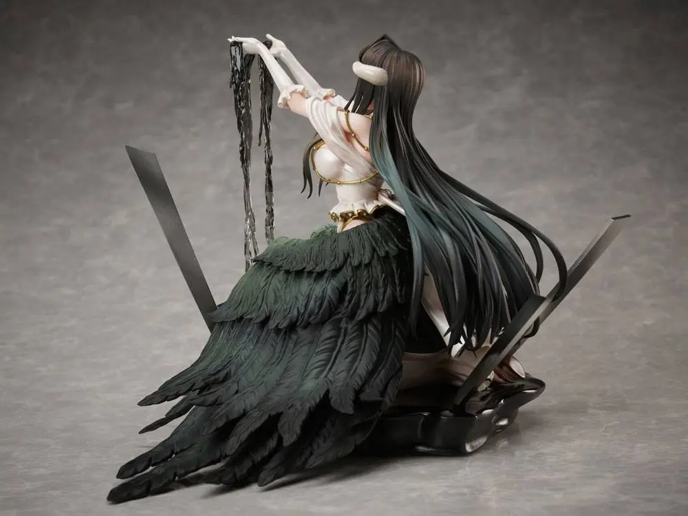 Overlord PVC Kip 1/7 Albedo White Dress Ver. 17 cm fotografija izdelka