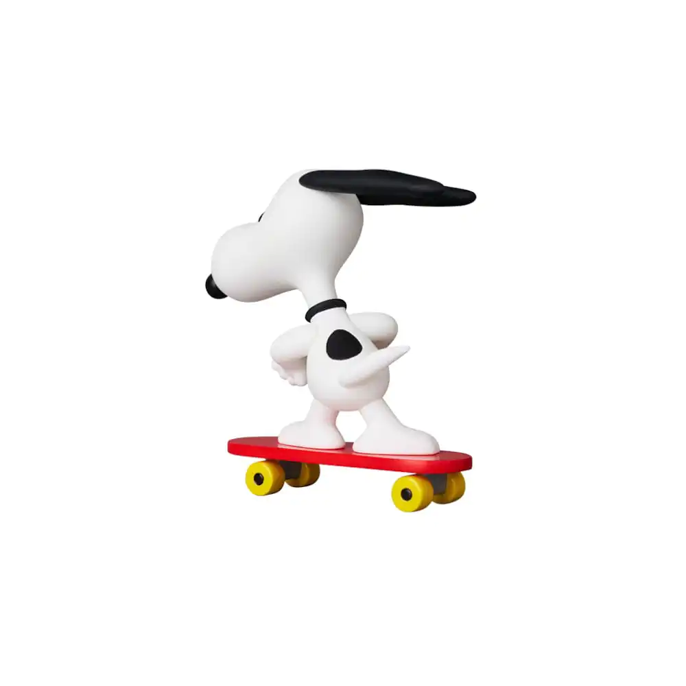 Peanuts UDF Series 17 Mini Figurica Skateboard Snoopy 7 cm fotografija izdelka