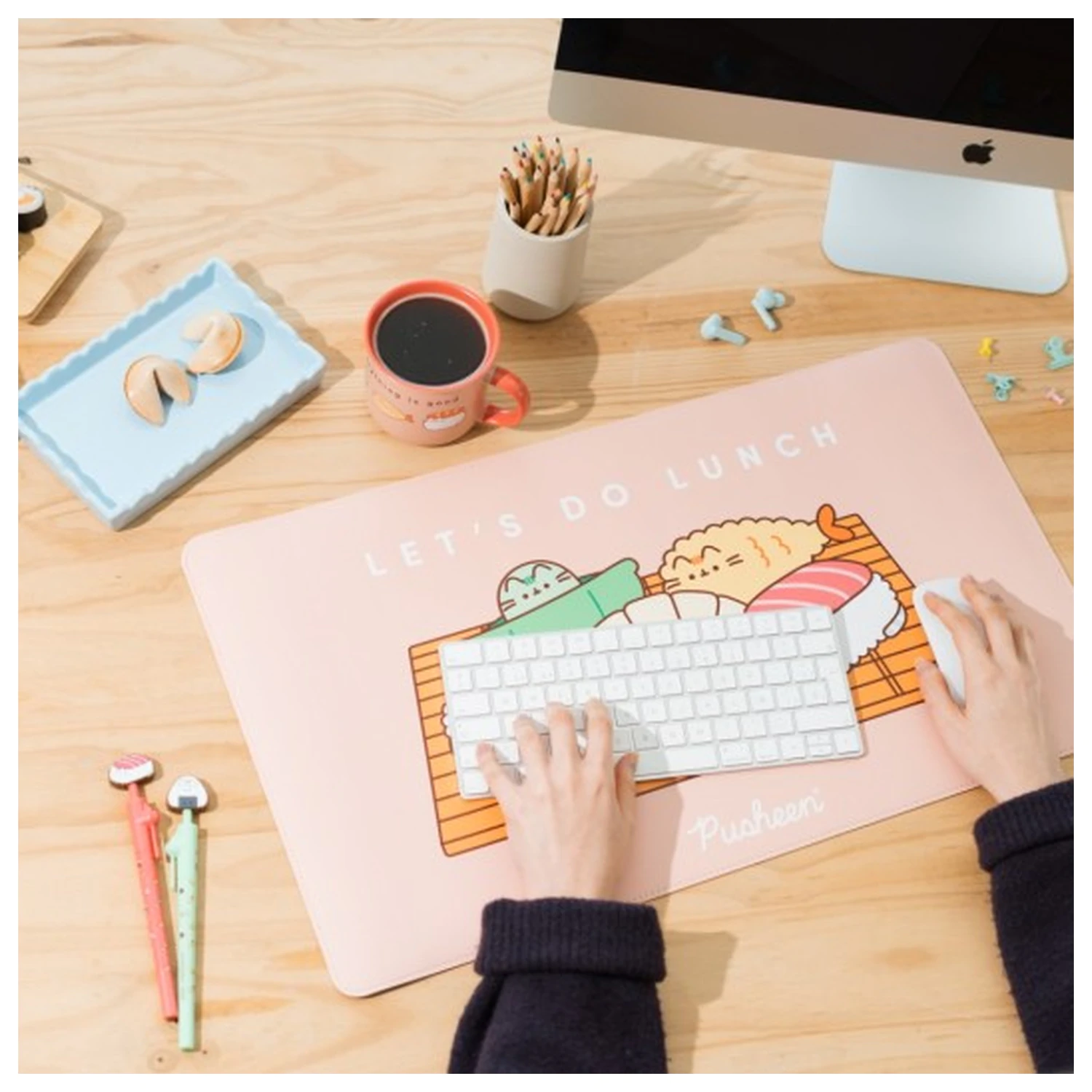 Pusheen Sushi Roll podloga za mizo za igre na srečo fotografija izdelka