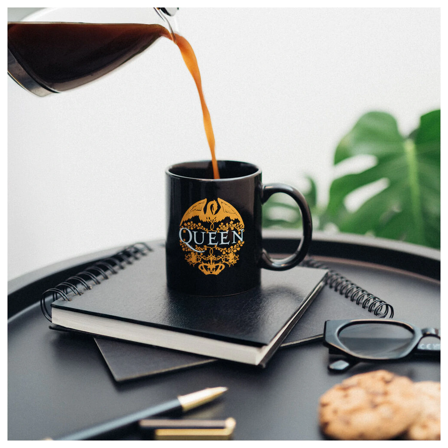 Queen skodelica 350ml fotografija izdelka