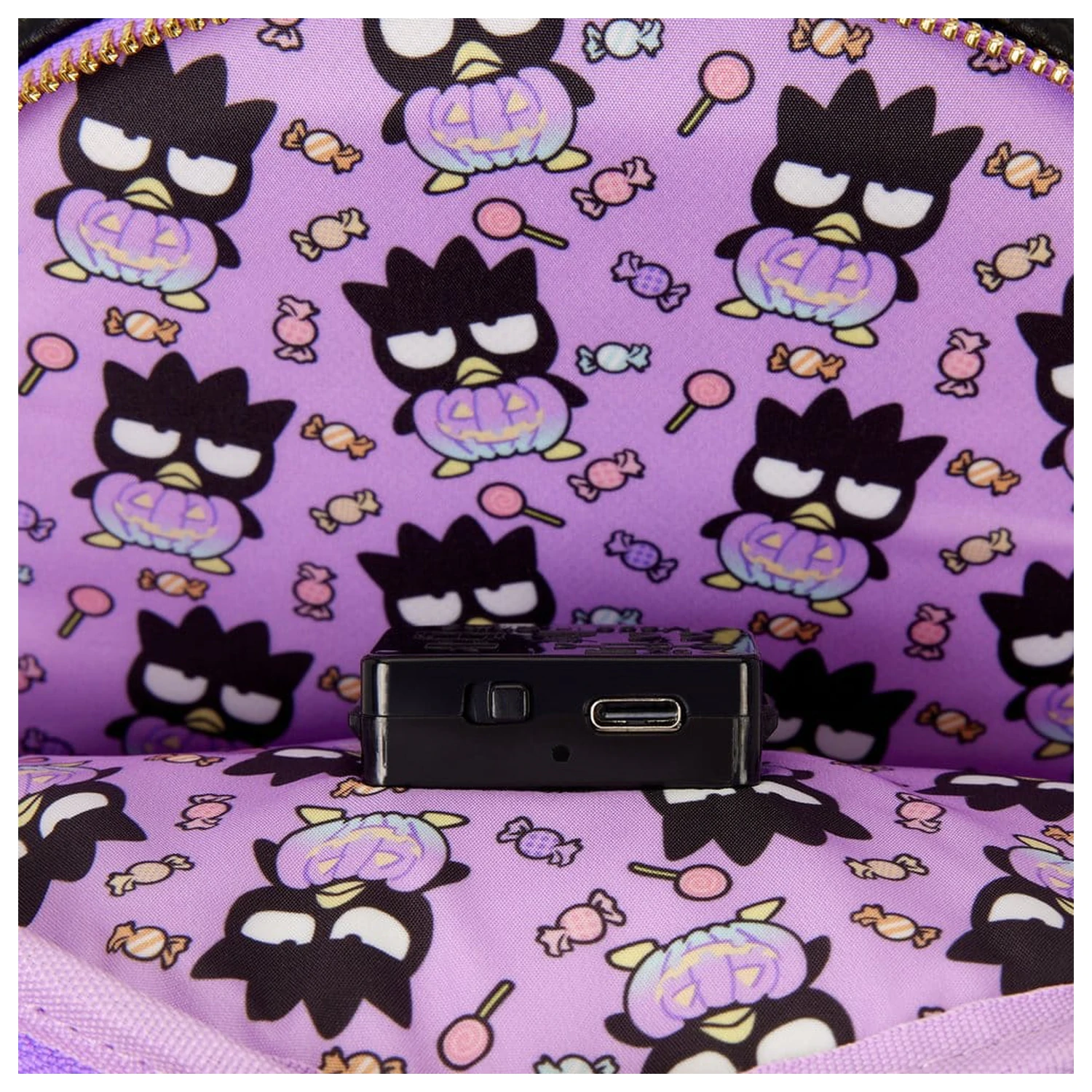 Sanrio by Loungefly Mini nahrbtnik Badtz-Maru Pumpkin fotografija izdelka