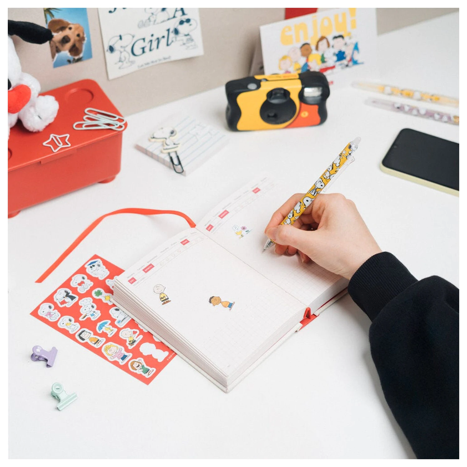 Snoopy A6 nedatirani dnevni planer fotografija izdelka