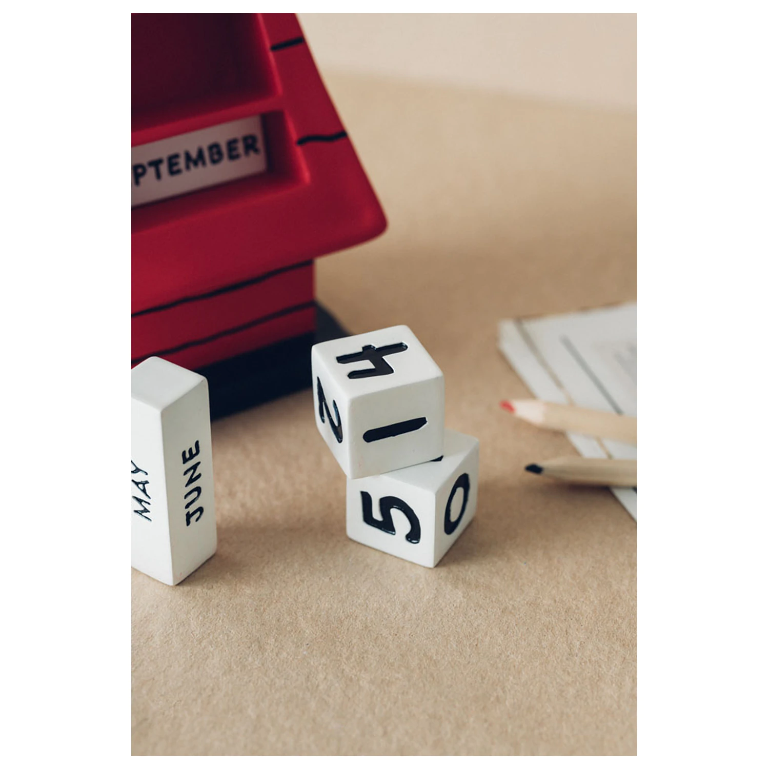 Snoopy Doghouse 3D večni koledar fotografija izdelka