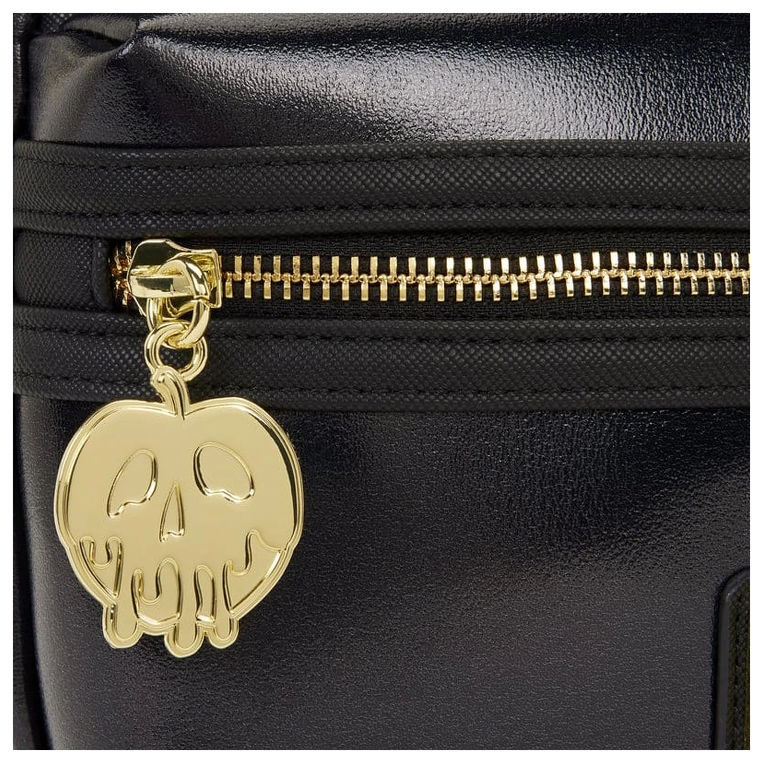 Snow White by Loungefly Sling Bag fotografija izdelka