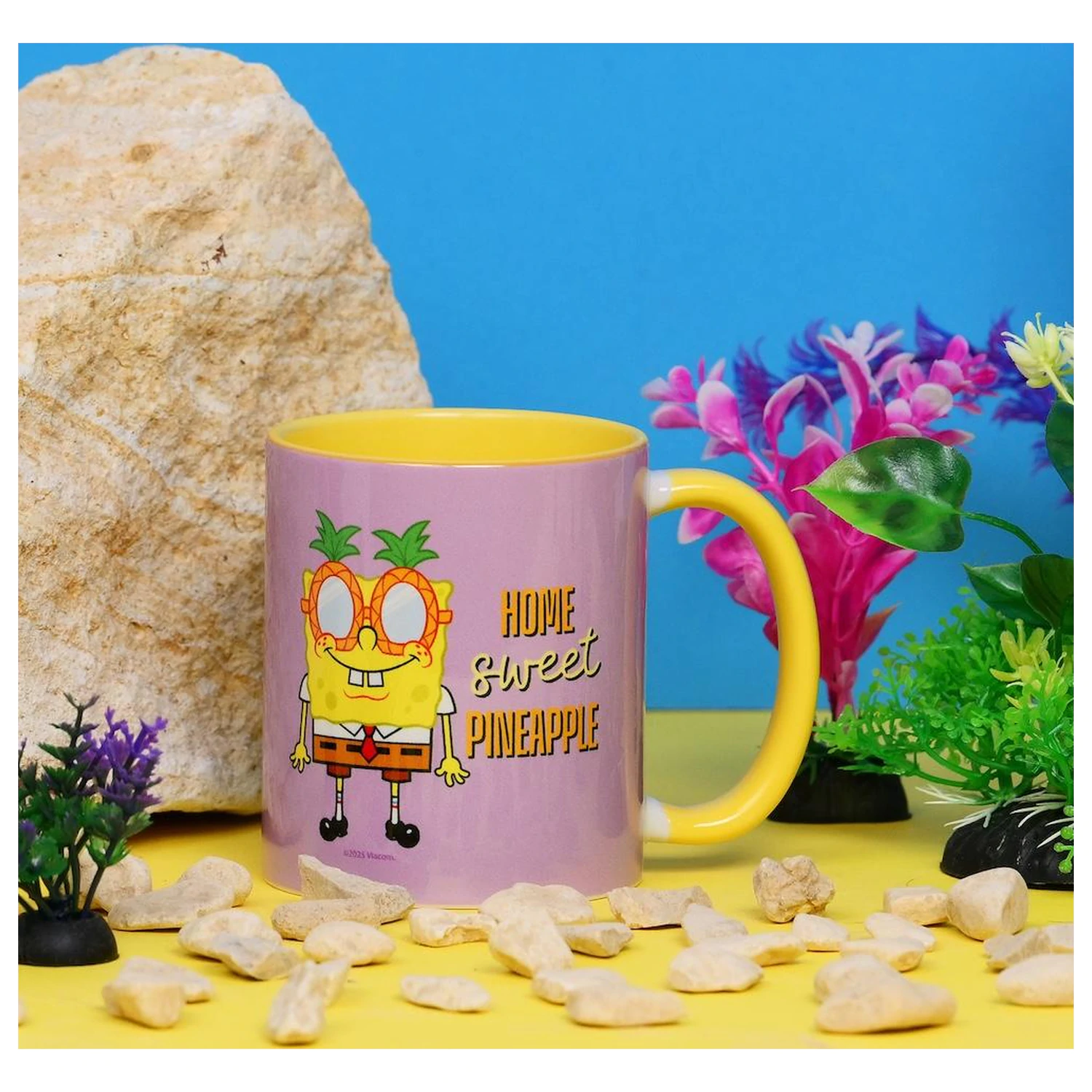 SpongeBob Home Sweet Pineapple notranje barvana skodelica 325 ml fotografija izdelka