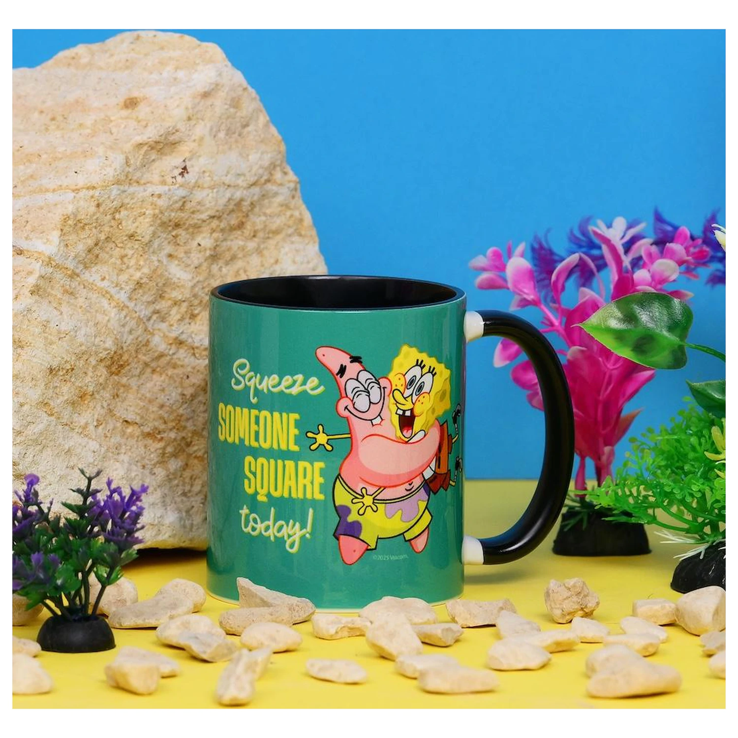 SpongeBob Hug Inner Colored Lonček 325 ml fotografija izdelka