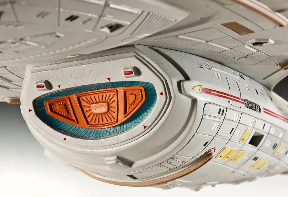 Star Trek Komplet modela 1/670 U.S.S. Voyager 51 cm fotografija izdelka