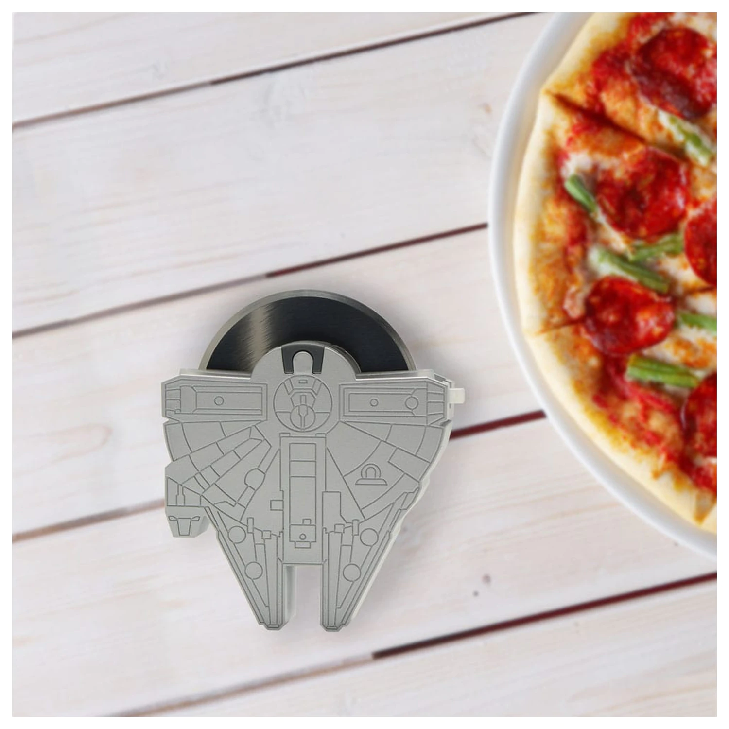 Star Wars Pizza rezalnik Millennium Falcon fotografija izdelka