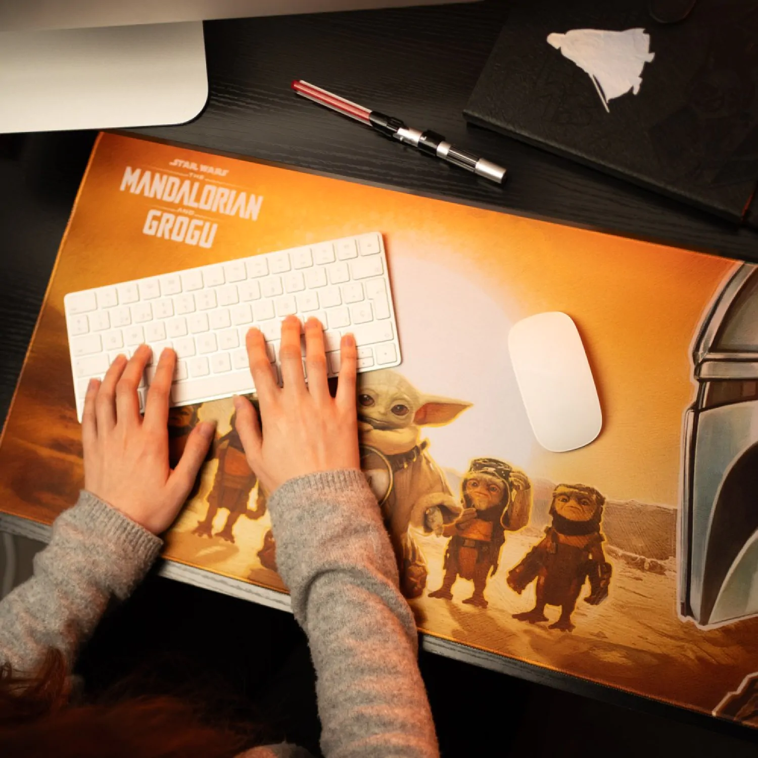 Star Wars: The Mandalorian and Grogu XL podloga za miško 80 x 35 cm fotografija izdelka
