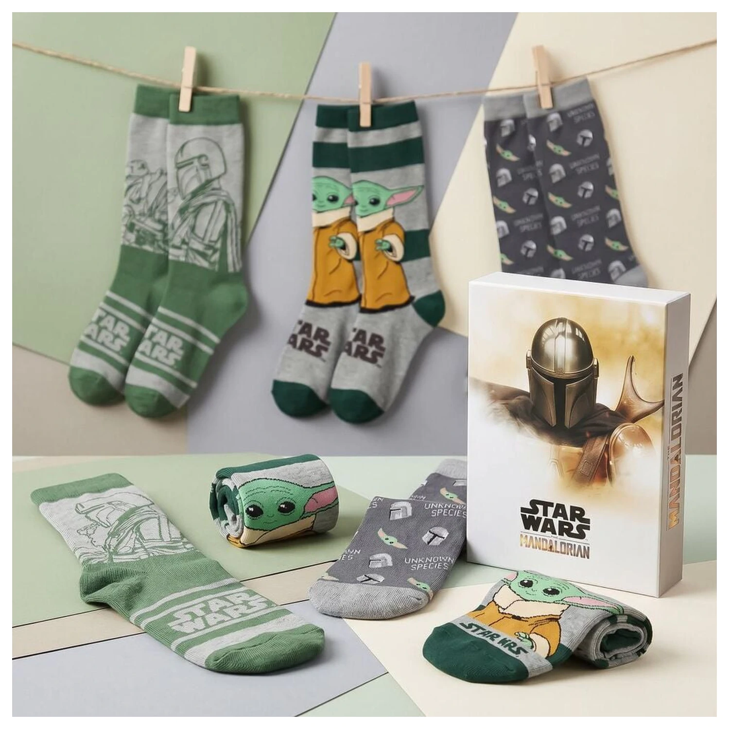 Star Wars The Mandalorian paket za odrasle 3 nogavice fotografija izdelka