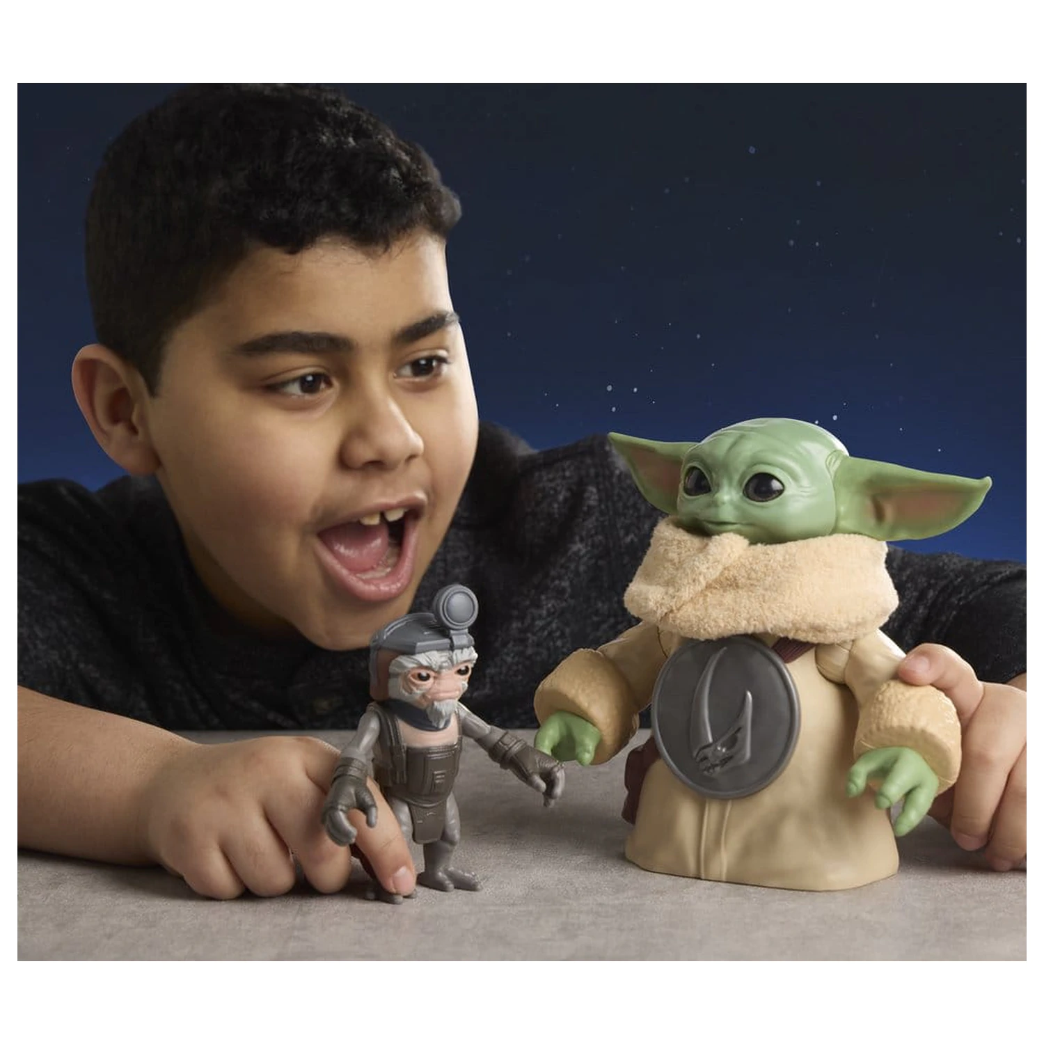 Star Wars: The Mandalorian & Grogu Elektronska akcijska figura Huggin' Grogu & Anzellan 17 cm fotografija izdelka
