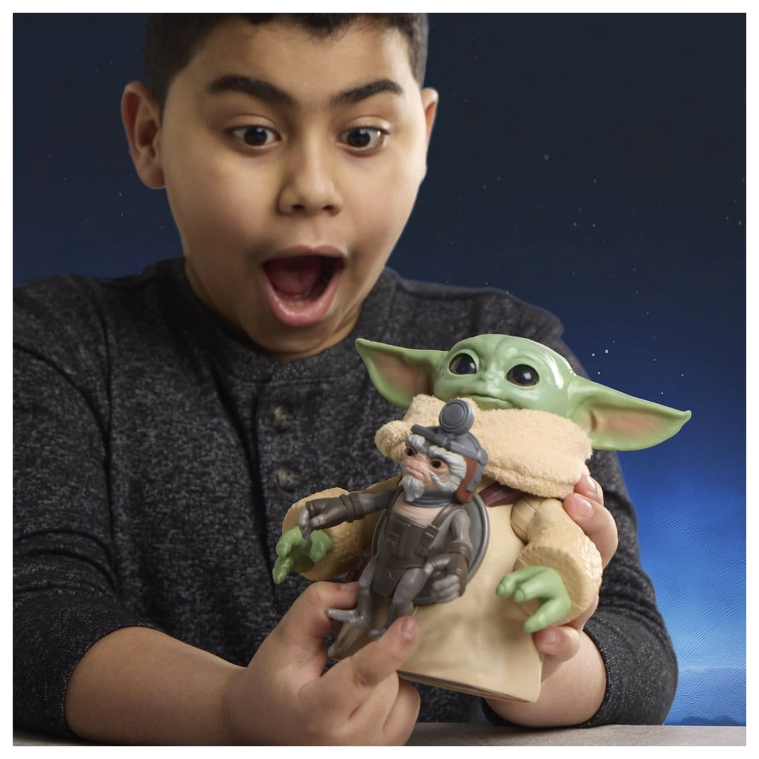 Star Wars: The Mandalorian & Grogu Elektronska akcijska figura Huggin' Grogu & Anzellan 17 cm fotografija izdelka