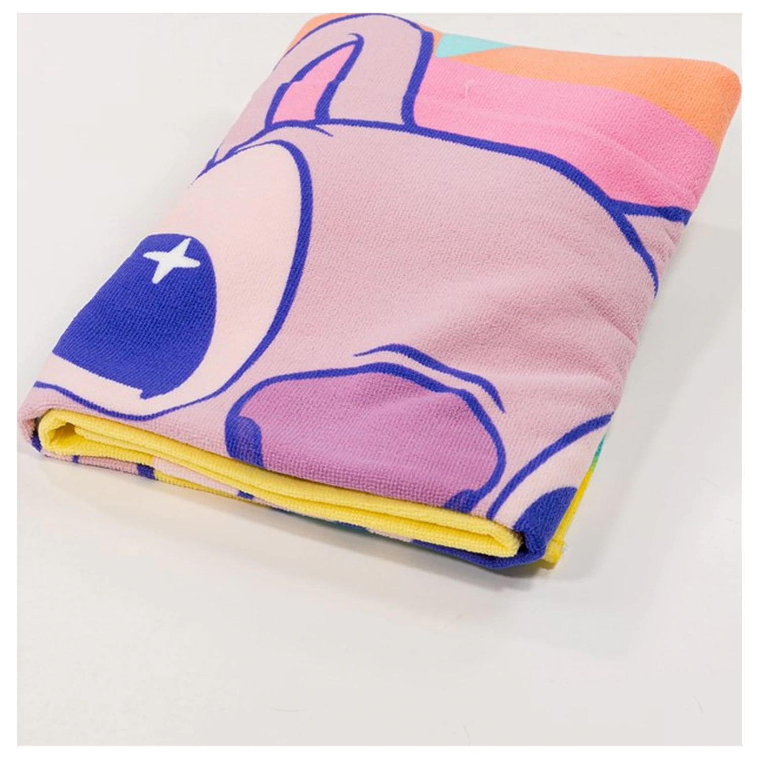 Stitch Floral Escape Brisača 70x140cm fotografija izdelka