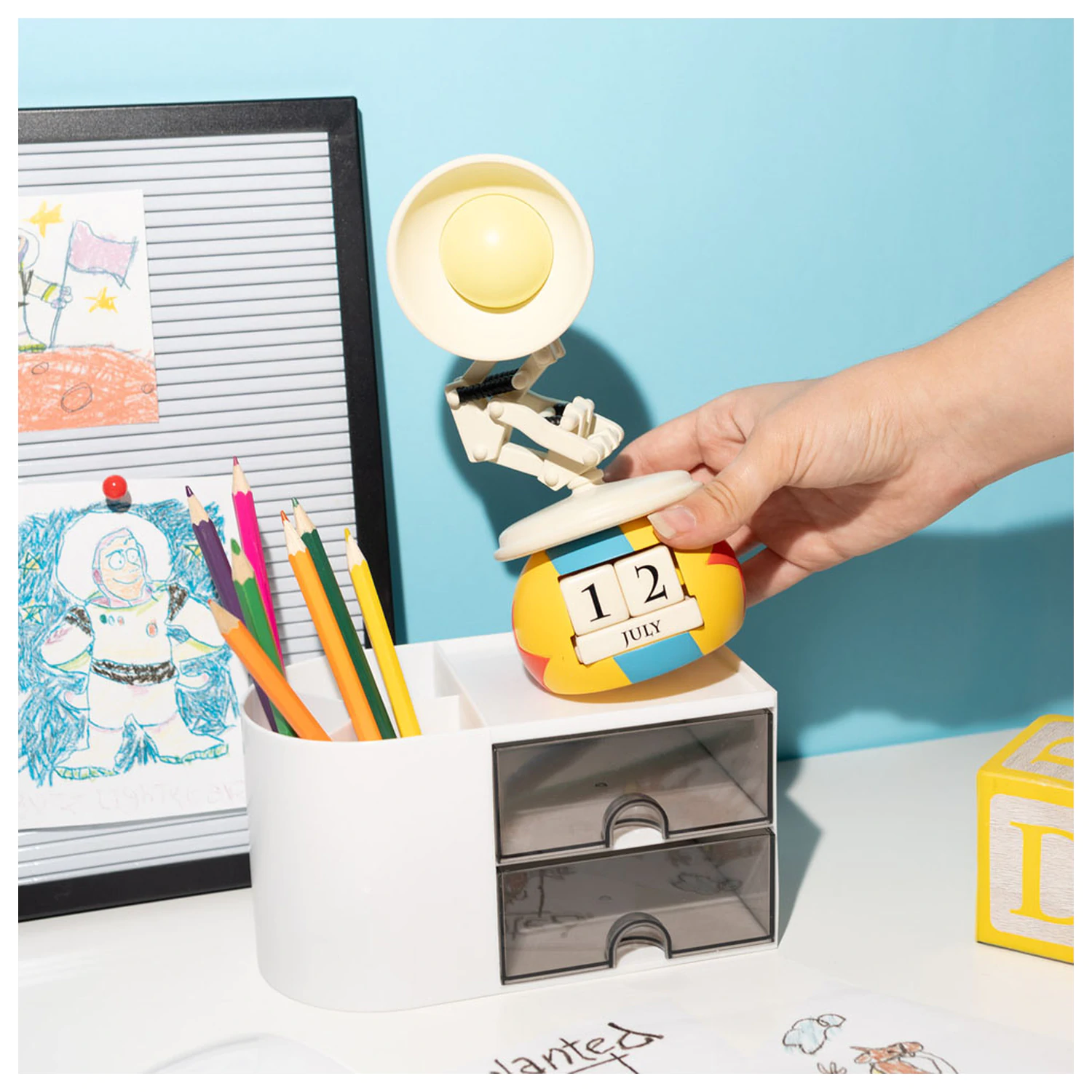 Stranger Things 3D večni koledar Luxo Jr. fotografija izdelka