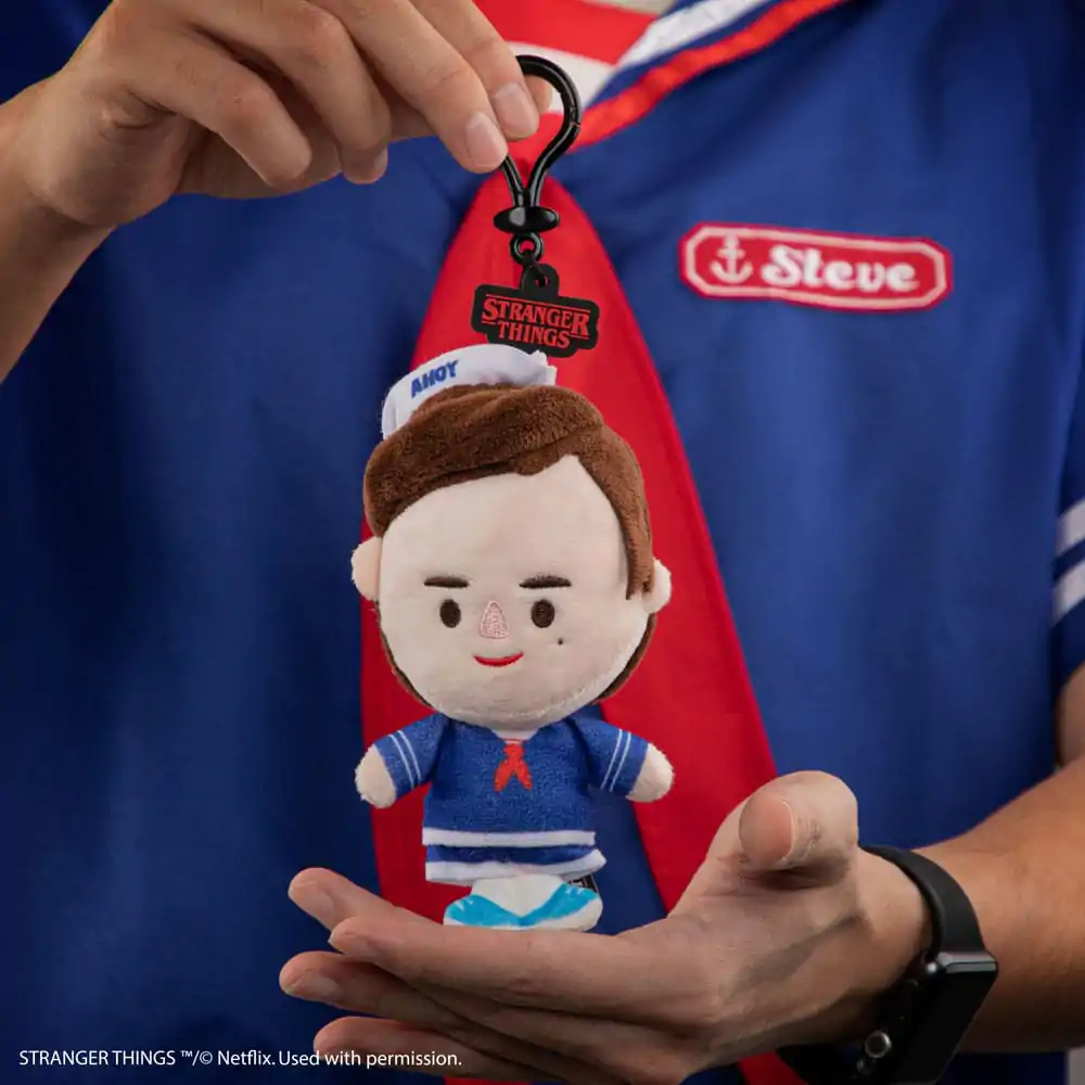 Stranger Things: Steve Scoops Ahoy Plišast obesek za ključe fotografija izdelka