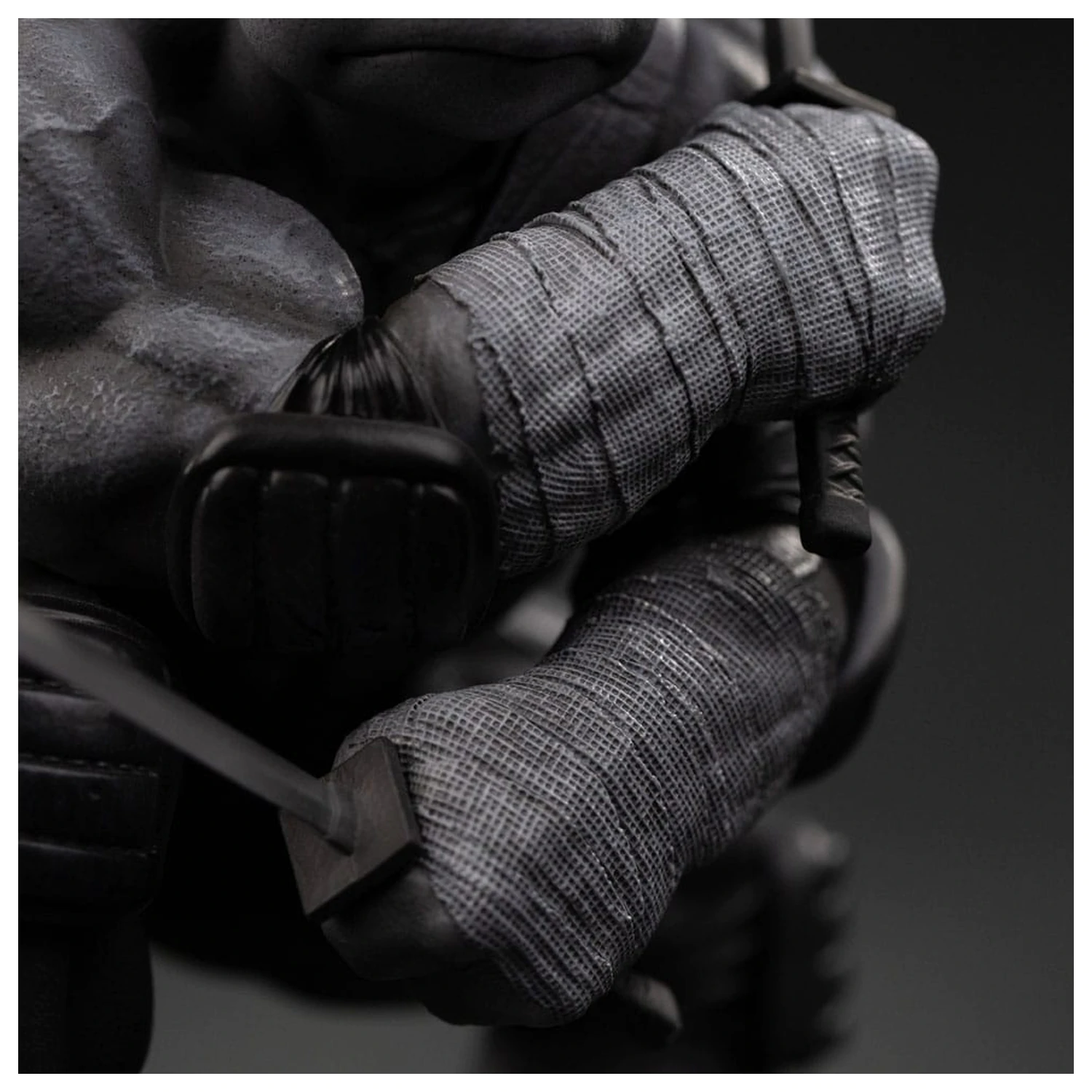Teenage Mutant Ninja Turtles Art Scale Kip 1/10 Leonardo Black and White Variant 26 cm fotografija izdelka