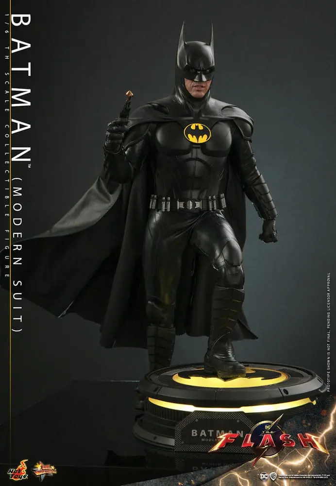 The Flash Movie Masterpiece akcijska figura 1/6 Batman (Modern Suit) 30 cm fotografija izdelka